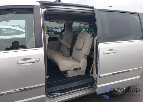 2011 Chrysler Town & Country Touring from USA, damaged, VIN 2A4RR5DG2BR781303